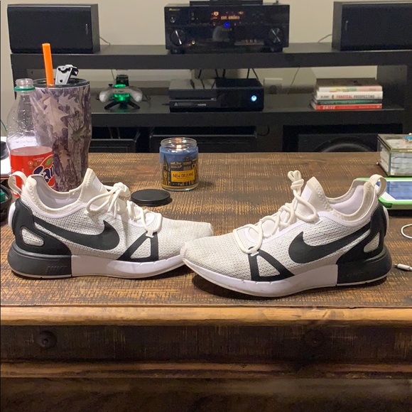 Nike - Picture 2 of 3